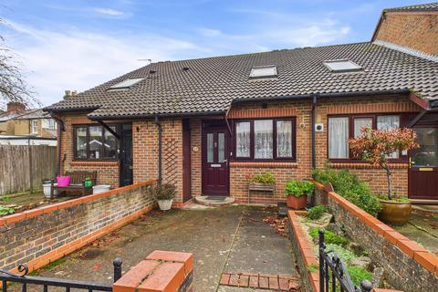 2 bedroom terraced house for sale, Avern Road, West Molesey
