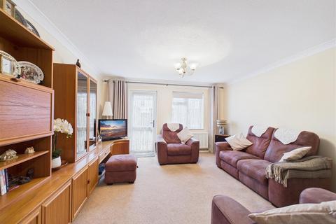2 bedroom terraced house for sale, Avern Road, West Molesey