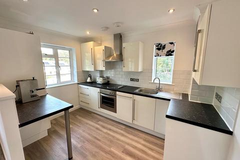 2 bedroom apartment to rent, Wellswood, Torquay