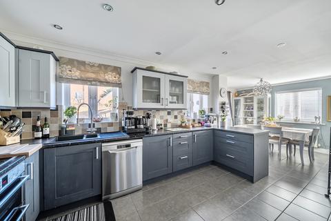 undefined, Piernik Close, Haydon End, Swindon, SN25