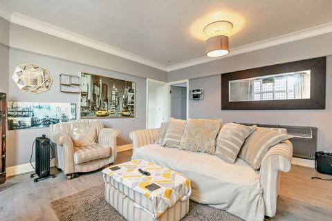 3 bedroom flat for sale, High Street, Prestatyn, LL19