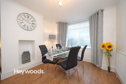 3 bedroom semi-detached house for sale, Thomas Avenue, Newcastle-under-Lyme, Staffordshire