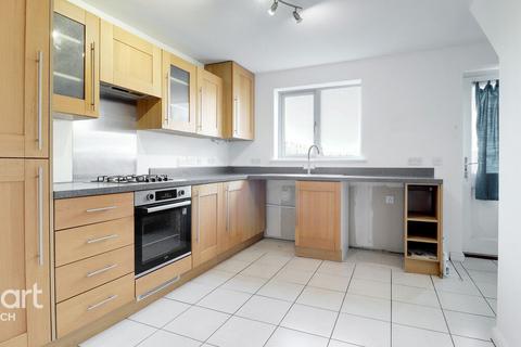 3 bedroom detached house to rent, Siskin Close, NORWICH