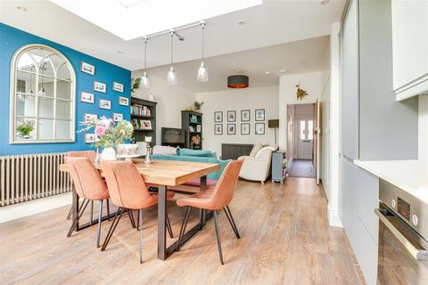 3 bedroom end of terrace house for sale, Lansdowne Avenue, Leigh-on-Sea SS9