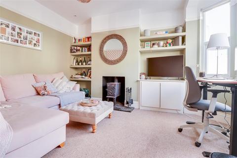 3 bedroom end of terrace house for sale, Lansdowne Avenue, Leigh-on-Sea SS9