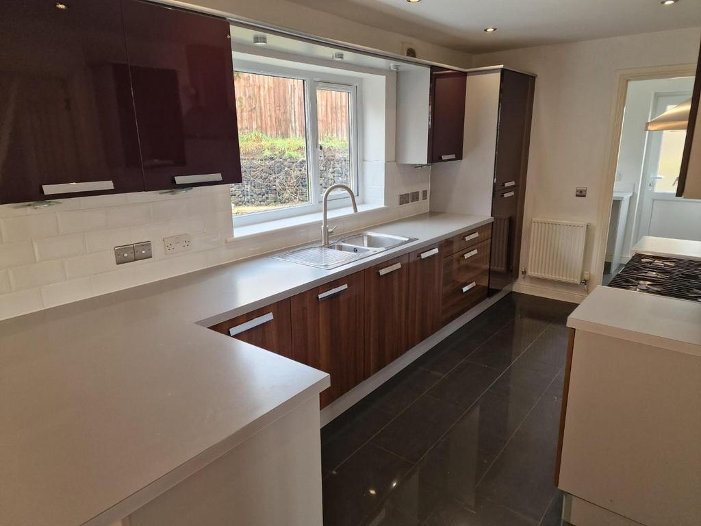 Kitchen - 2.jpg