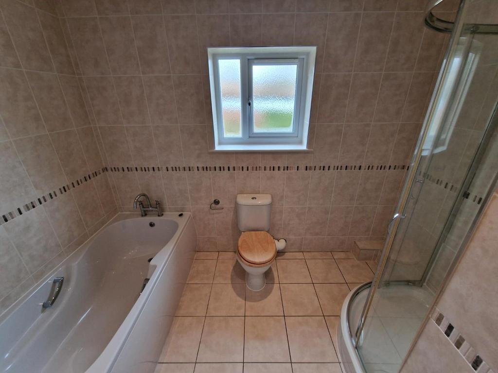 Family Bathroom.jpg