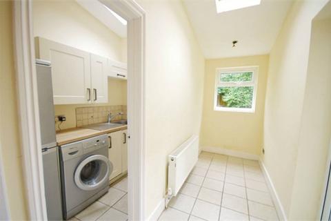 2 bedroom terraced house to rent, Watford WD18, Watford, WD18