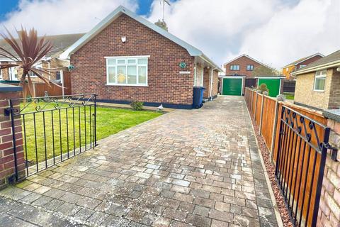 2 bedroom bungalow for sale, Fern Avenue, Oulton Broad, Lowestoft, Suffolk