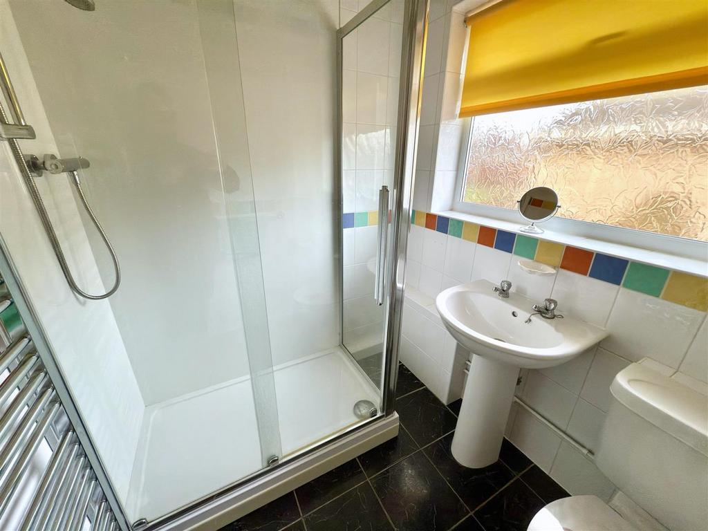 SHOWER ROOM.jpg