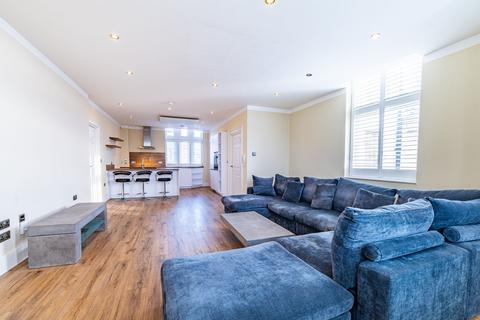 4 bedroom flat for sale, The Ropewalk, Oxford Heights, NG1