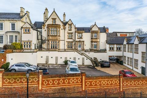 4 bedroom flat for sale, The Ropewalk, Oxford Heights, NG1