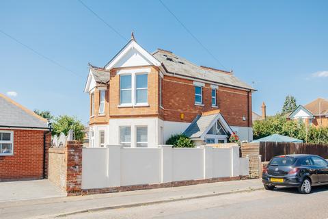 3 bedroom apartment for sale, St. Leonards Road, Bournemouth BH8