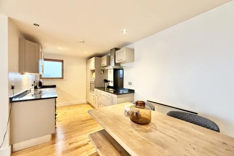 2 bedroom apartment for sale, McClintock House, LS10