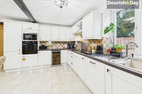 6 bedroom detached house for sale, 3 Bath Lane, Hixon ST18