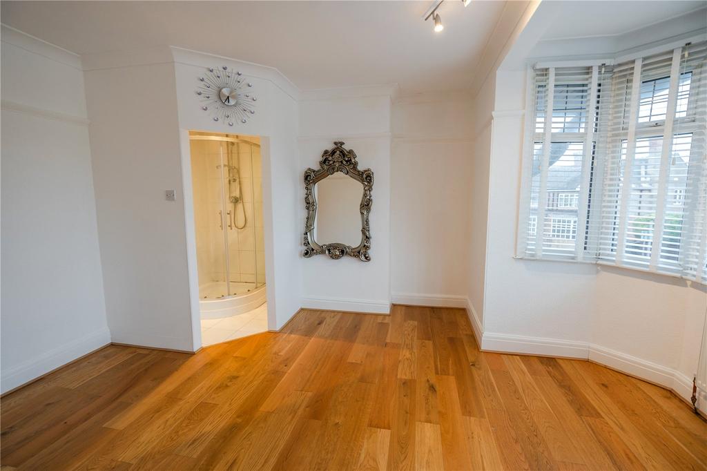 Bedroom 1 (2)