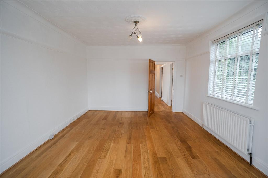 Bedroom 2 (2)
