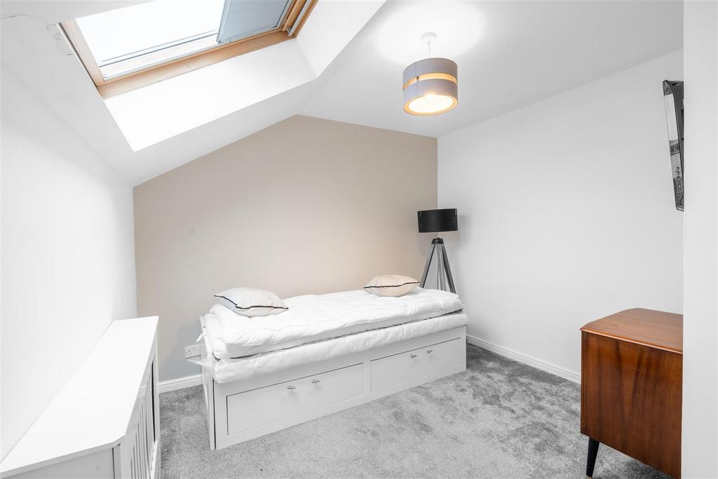 Bedroom.two.jpg