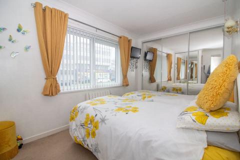1 bedroom flat for sale, Homewater House, Hulbert Road, PO7 7JZ
