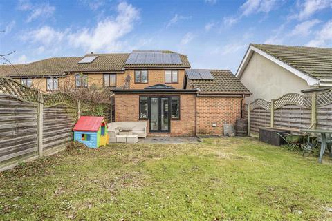 3 bedroom end of terrace house for sale, Barry Lynham Drive, Newmarket CB8