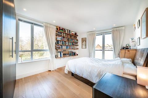 3 bedroom flat for sale, Church Street, Isleworth TW7