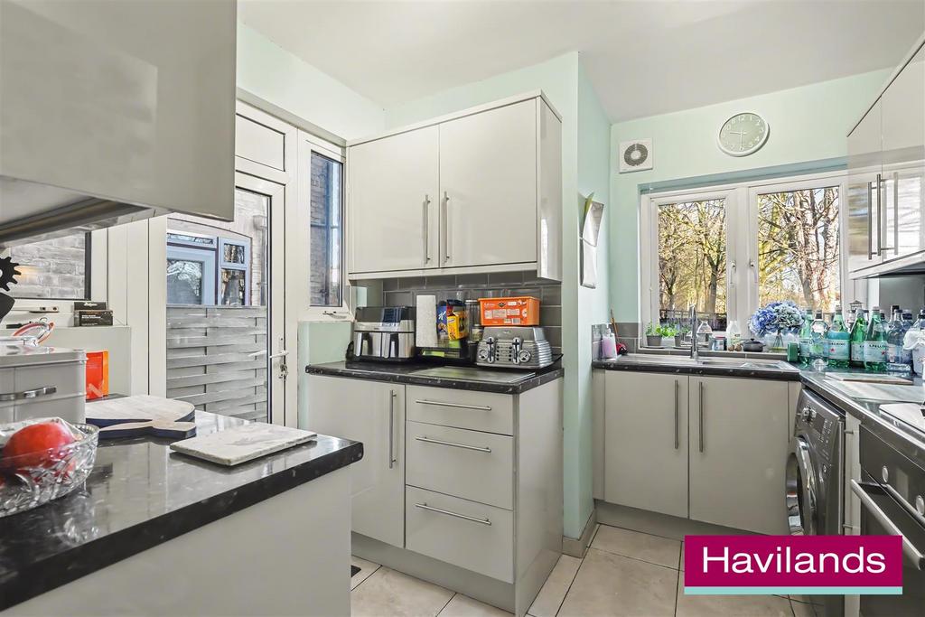 Barrowell Green N21 3 AS-4.jpg