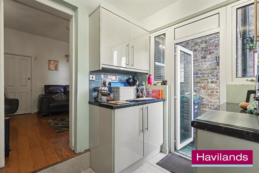 Barrowell Green N21 3 AS-12.jpg