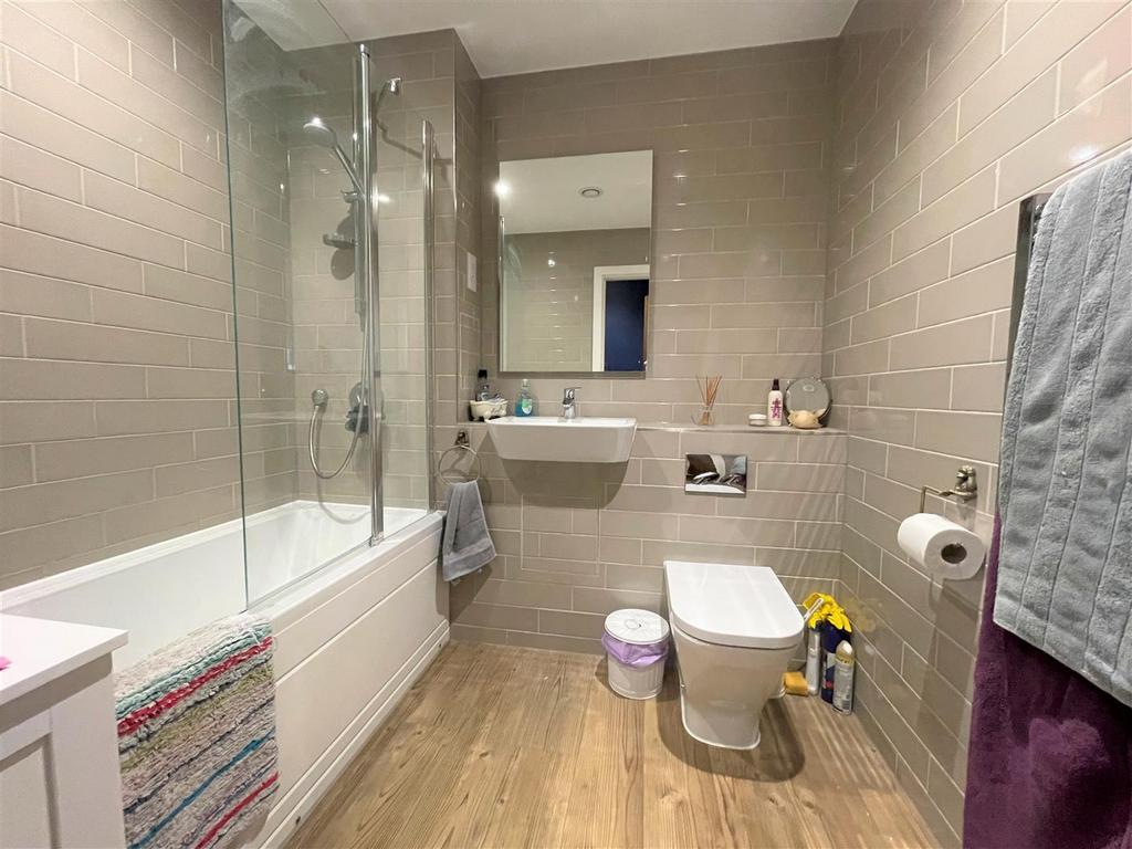 Bathroom.jpg