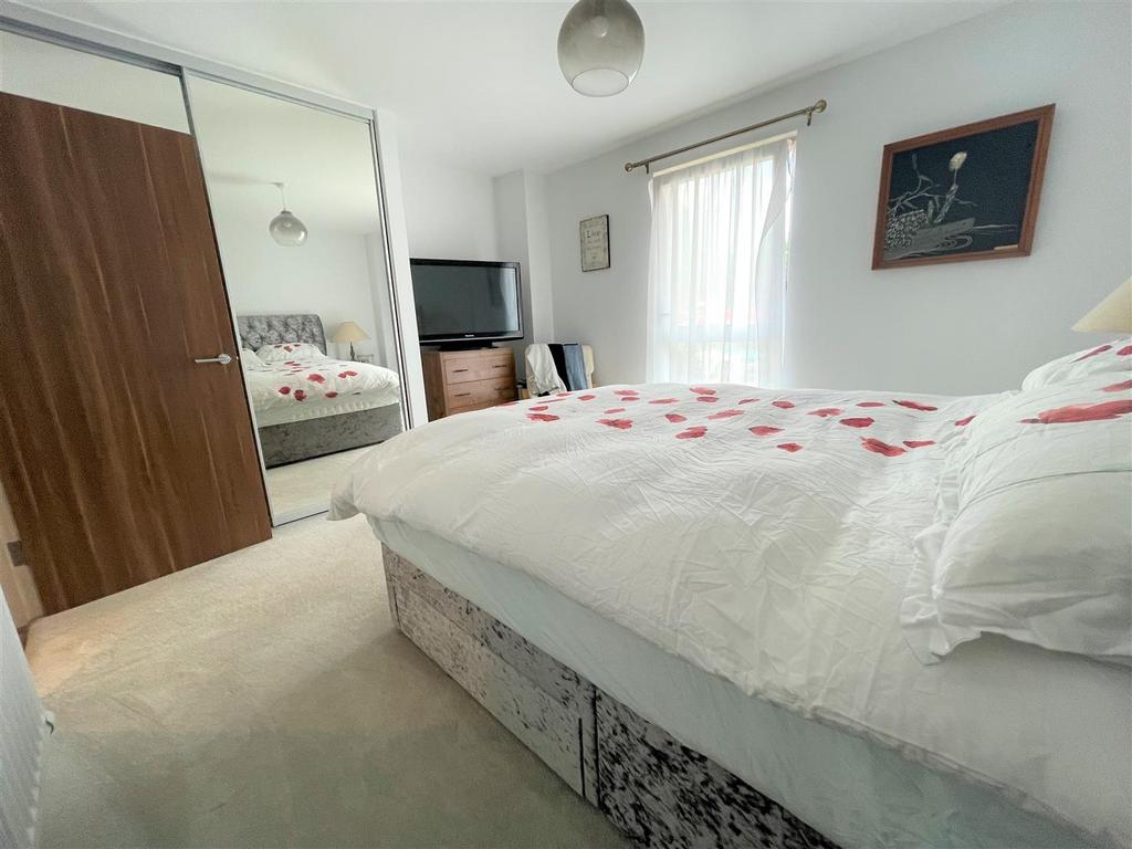 Bedroom..jpg