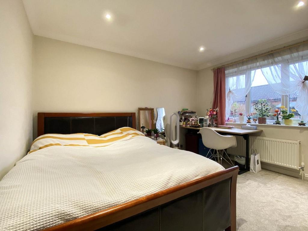 Master Bedroom-2.jpg