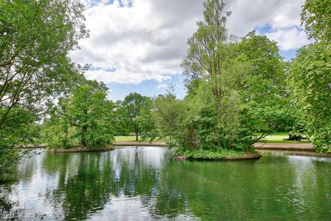 1 bedroom flat for sale, Bolingbroke Grove London