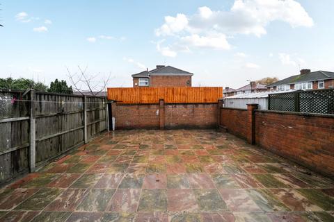 3 bedroom terraced house for sale, Waltham Drive, Edgware, HA8 5PH