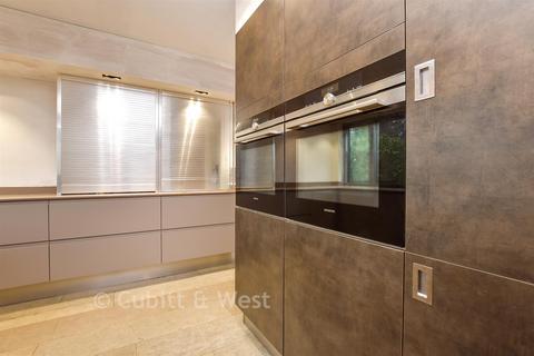 undefined, Russell Hill, Purley, Surrey