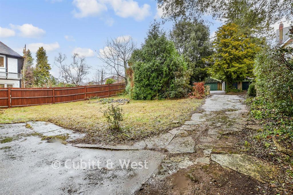 Driveway/Parking