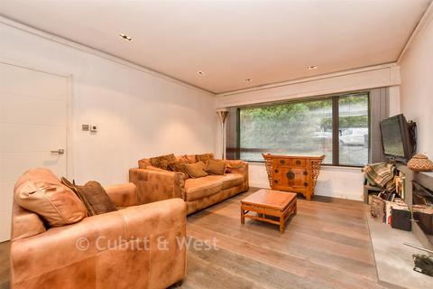 undefined, Russell Hill, Purley CR8