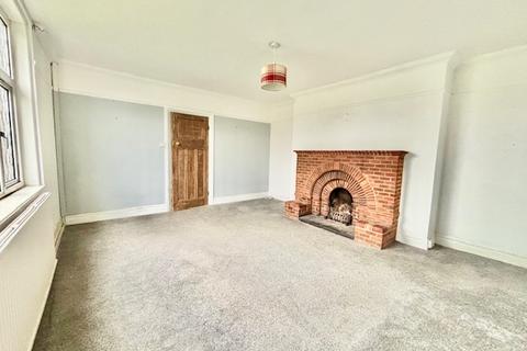 4 bedroom detached house for sale, Croft Road, Selsey