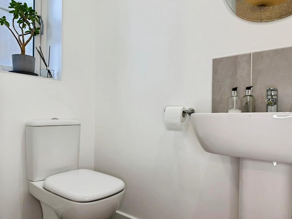 Bathroom 5.jpeg