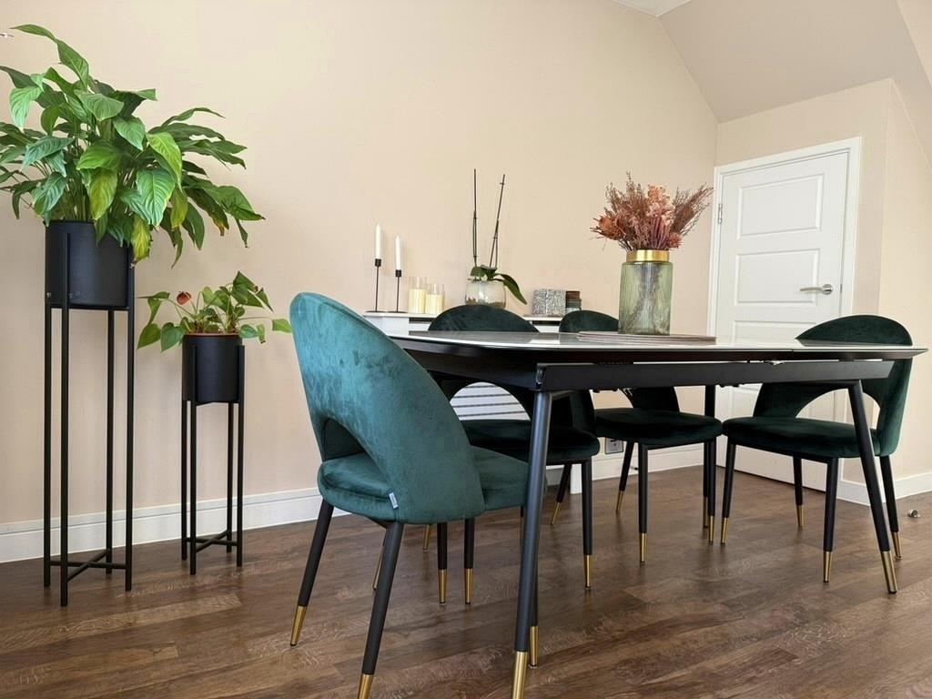 Lounge 3.jpg