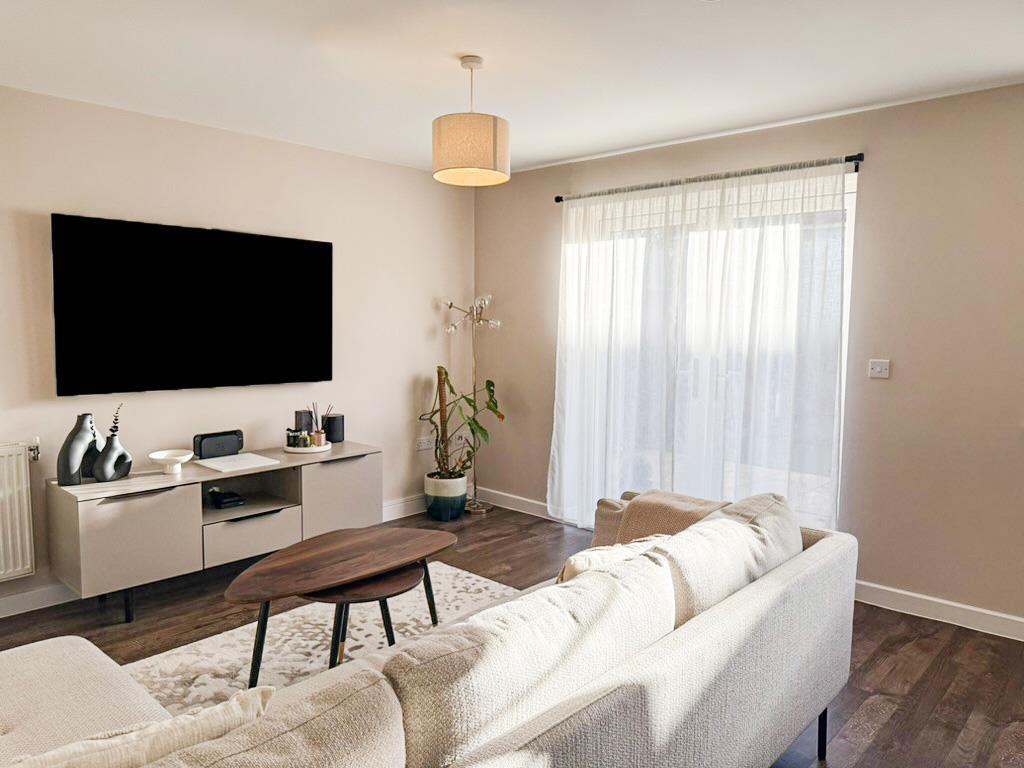 Lounge 5.jpg