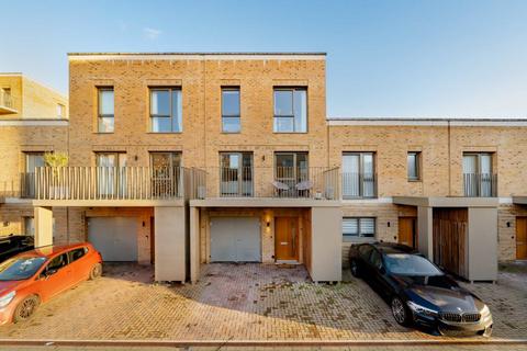 4 bedroom house for sale, Vinca Mews, London NW7