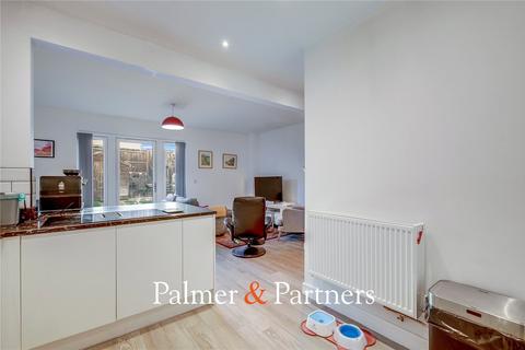 4 bedroom end of terrace house for sale, Dunn Side, Essex CM1