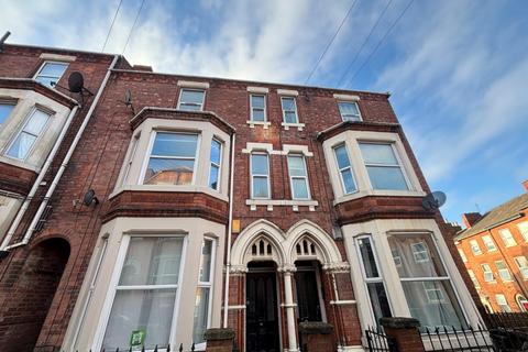 2 bedroom flat to rent, Wellington Square, Nottingham, Nottinghamshire, NG7