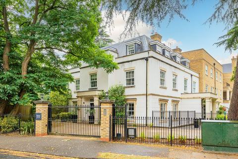 Bridgewater Road, Weybridge KT13