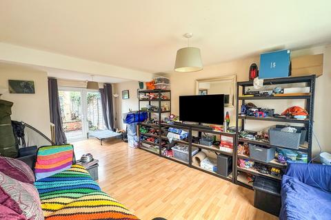 3 bedroom end of terrace house for sale, The Boundary, Bedford