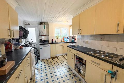 3 bedroom end of terrace house for sale, The Boundary, Bedford
