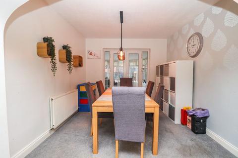 3 bedroom semi-detached house for sale, Sandringham Drive, Great Sankey, Warrington