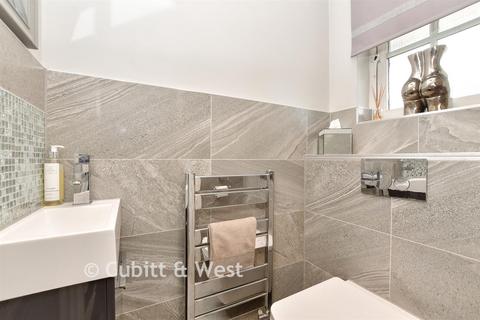 3 bedroom end of terrace house for sale, Greenacre Place, Wallington, Surrey