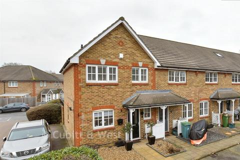 3 bedroom end of terrace house for sale, Greenacre Place, Wallington SM6