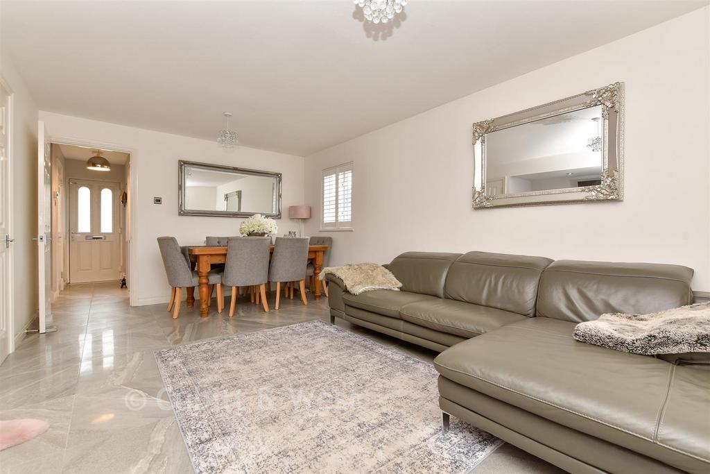 Lounge/Dining Room