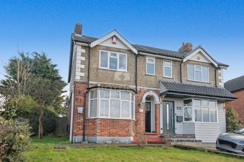 3 bedroom semi-detached house to rent, Ipswich Road, Colchester CO4